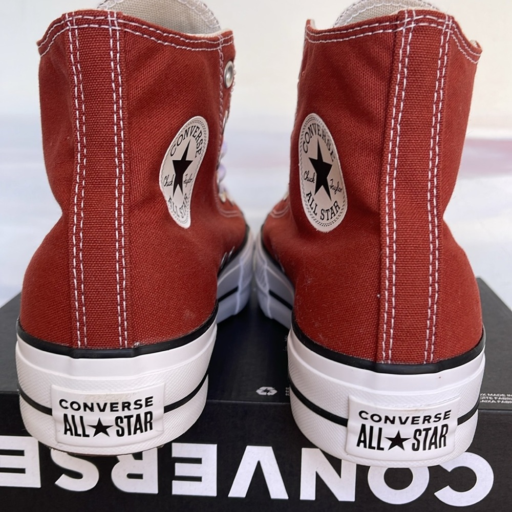 Converse WMNS CTAS A06896F
CTAS LIFT HI
RITUAL RED/WHITE/BLACK
Platforms - Picture 14 of 16